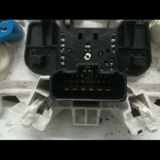 Commande de chauffage occasion RENAULT TWINGO II Phase 1 06-2007->11-2011 1.5 DCI 65ch 3