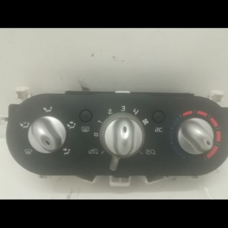 Commande de chauffage occasion RENAULT TWINGO II Phase 1 06-2007->11-2011 1.5 DCI 65ch