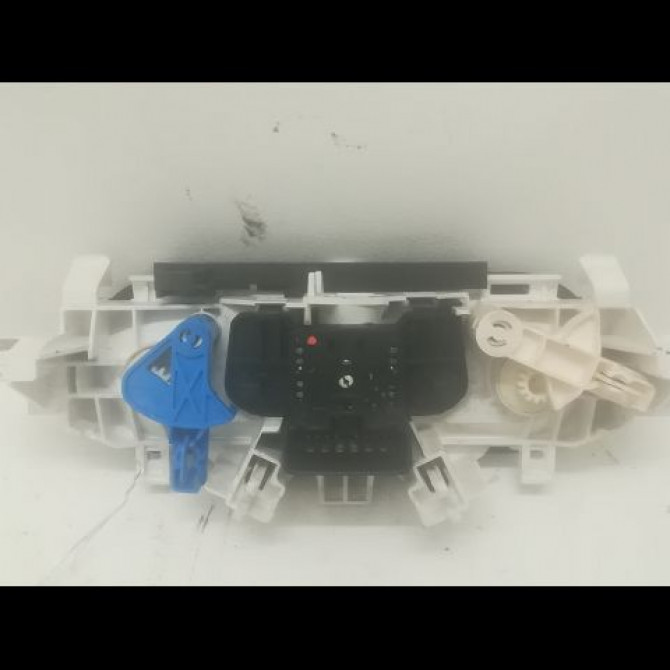 Commande de chauffage occasion RENAULT TWINGO II Phase 1 06-2007->11-2011 1.5 DCI 65ch 2