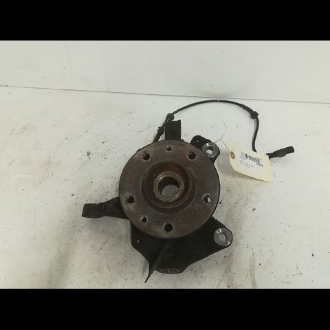 Moyeu avd occasion RENAULT SCENIC III Phase 1 04-2009->11-2011 1.9 DCI 130ch 402101877R 1