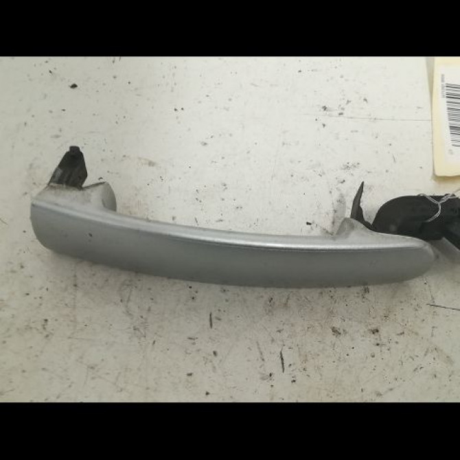 Poignee ext porte avg occasion VOLKSWAGEN POLO IV Phase 2 05-2005->09-2009 1.4 TDI 80ch 3B0837207GGRU 1