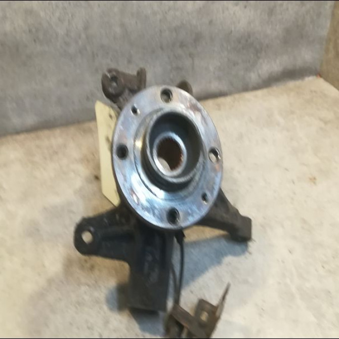 Moyeu avg occasion RENAULT MEGANE II Phase 2 BREAK 01-2006->06-2009 1.5 DCI 105ch 7701210111 2