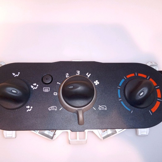 Commande de chauffage occasion RENAULT TWINGO II Phase 1 06-2007->11-2011 1.2i 60ch 1