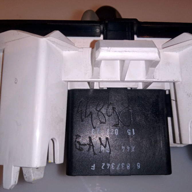 Commande de chauffage occasion RENAULT TWINGO II Phase 1 06-2007->11-2011 1.2i 16v 75ch 3