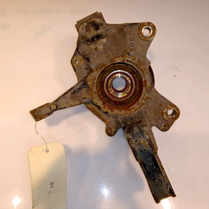 Moyeu avd occasion RENAULT SCENIC III Phase 1 04-2009->11-2011 1.9 DCI 130ch 402101877R 2