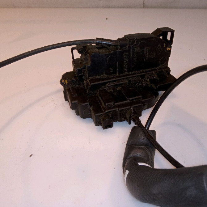 Serrure porte arg occasion RENAULT SCENIC III Phase 1 04-2009->11-2011 1.9 DCI 130ch 825030032R 2