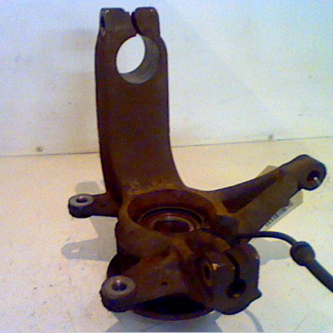 Moyeu avd occasion RENAULT MEGANE II Phase 1 09-2003->12-2005 1.9 DCI 120ch 7701210111 2