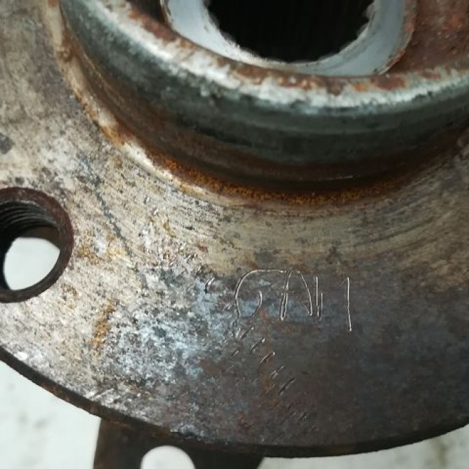 Moyeu avg occasion RENAULT EXPRESS Phase 1 11-1985->09-1994 7701205778 3