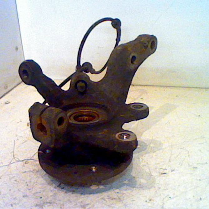 Moyeu avg occasion RENAULT TWINGO I Phase 3 08-2000->06-2007 1.2i 16v 7701205778 2