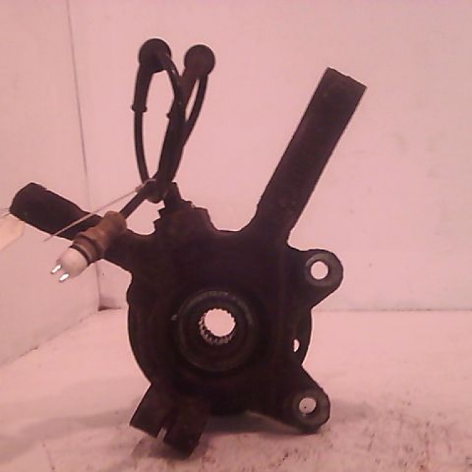 Moyeu avg occasion RENAULT TWINGO I Phase 3 08-2000->06-2007 1.2i 7701205778 3