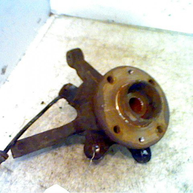 Moyeu avd occasion RENAULT CLIO II Phase 1 03-1998->06-2001 1.2 7701205778 1