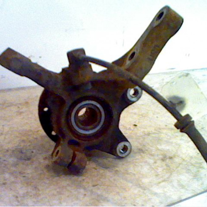 Moyeu avd occasion RENAULT CLIO II Phase 1 03-1998->06-2001 1.2 7701205778 2