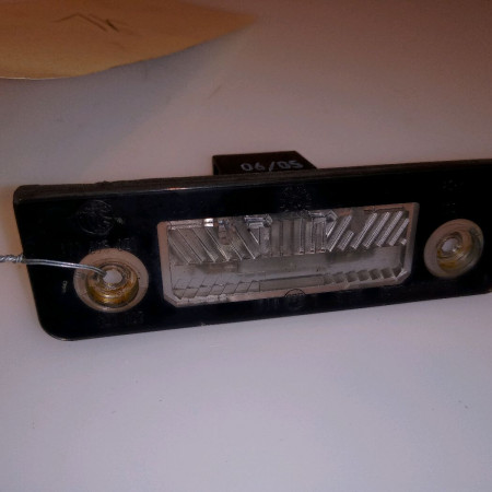 Eclaireur plaque de police d occasion SKODA OCTAVIA II Phase 1 06-2004->10-2008 1.9 TDI 105ch 1Z0943021