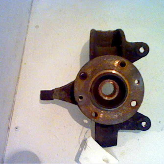 Moyeu avd occasion RENAULT MEGANE II Phase 1 09-2003->12-2005 402102977R 1