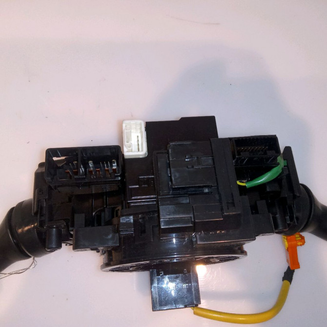 Bloc commodos occasion TOYOTA YARIS III Phase 2 06-2014->... 1.5 100ch 3