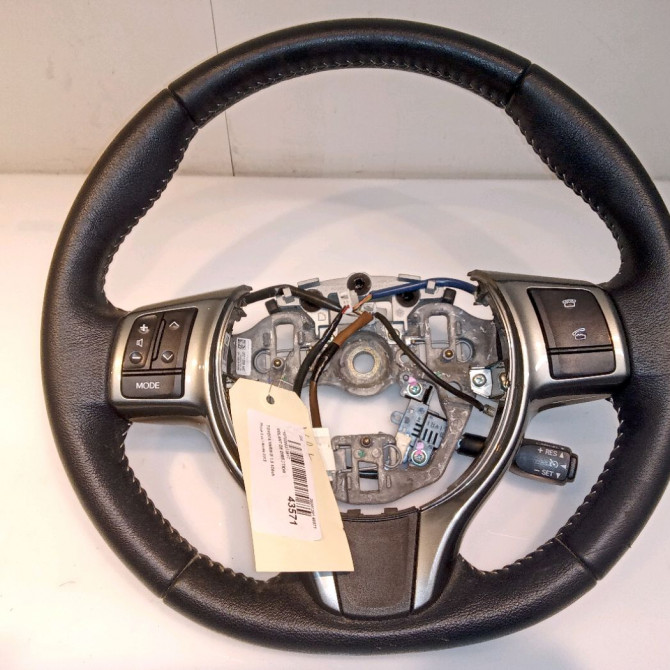 Volant de direction occasion TOYOTA YARIS III Phase 2 06-2014->... 1.5 100ch 451020D300C9 1