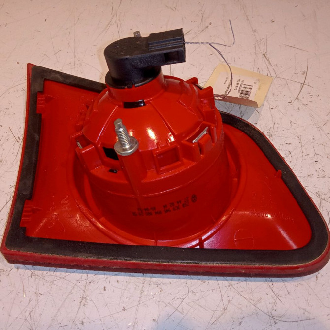 Feu arrière intérieur droit occasion 2