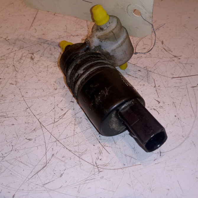 Pompe lave-glace avant occasion 2