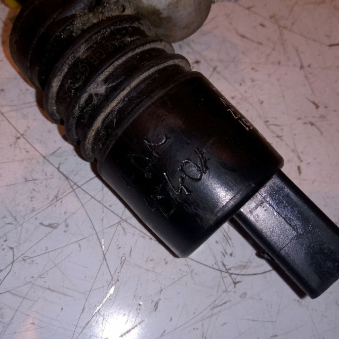 Pompe lave-glace avant occasion 3