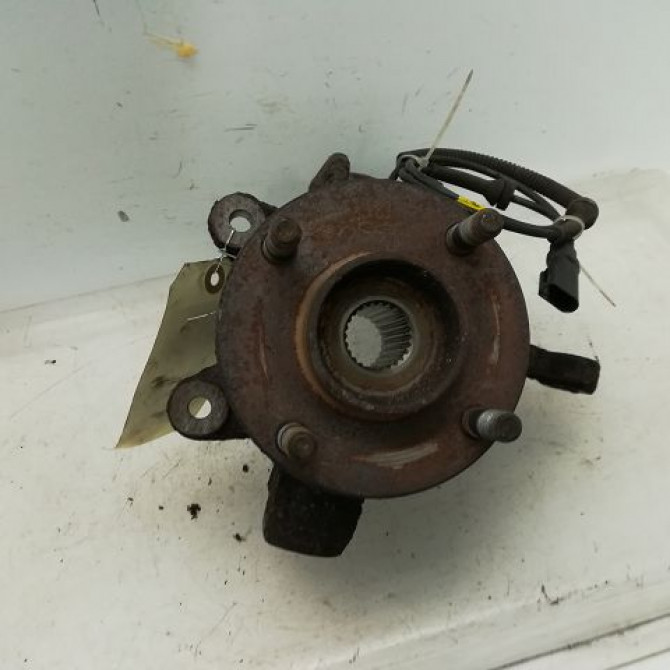 Moyeu avg occasion FORD FIESTA V Phase 1 09-2002->10-2005 1.4i 1201569 1