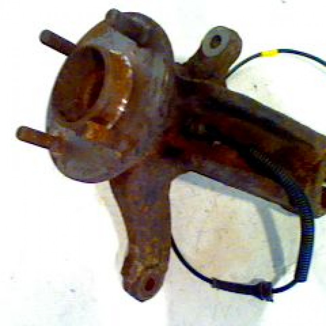 Moyeu avg occasion FORD FIESTA V Phase 1 09-2002->10-2005 1201569 1