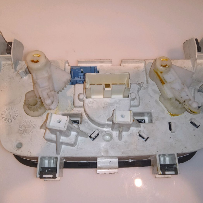 Commande de chauffage occasion FIAT GRANDE PUNTO III Phase 1 09-2005->12-2013 1.2i 65ch 735419802 2