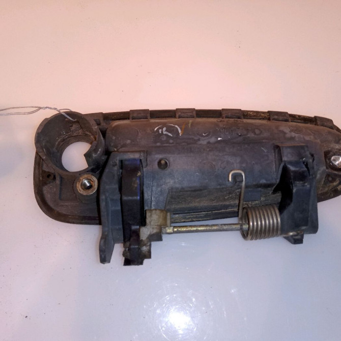 Poignee ext porte avd occasion TOYOTA RAV4 I Phase 2 11-1997->07-2000 6921020300G1 2