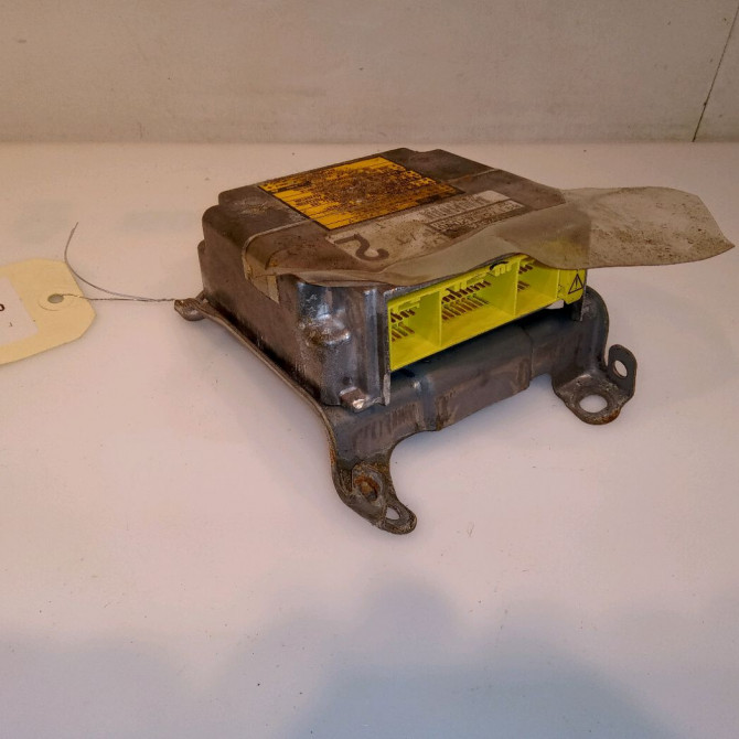 Boitier pyrotechnique occasion TOYOTA RAV4 I Phase 2 11-1997->07-2000 8917042040 1