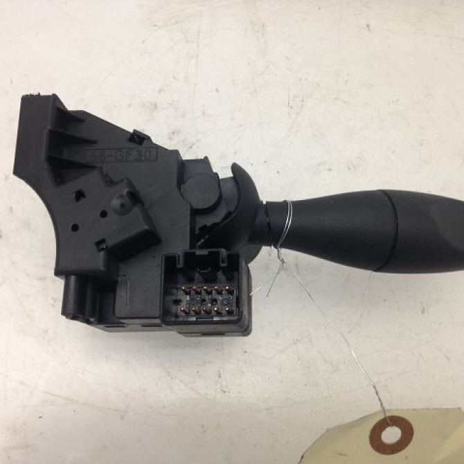 Commande clignotant occasion FORD FIESTA V Phase 1 09-2002->10-2005 1.4i 1142542 2