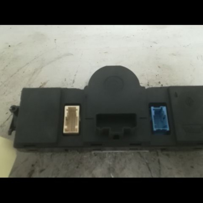 Commande de chauffage occasion RENAULT SCENIC II Phase 2 09-2006->04-2009 1.6i 16v 7701208975 2