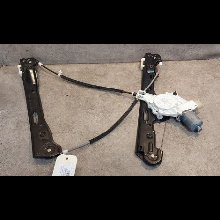 Mecanisme+moteur leve-glace avg occasion B.M.W. SERIE 1 I Phase 1 01-2007->07-2011 118d 143ch 51337138465