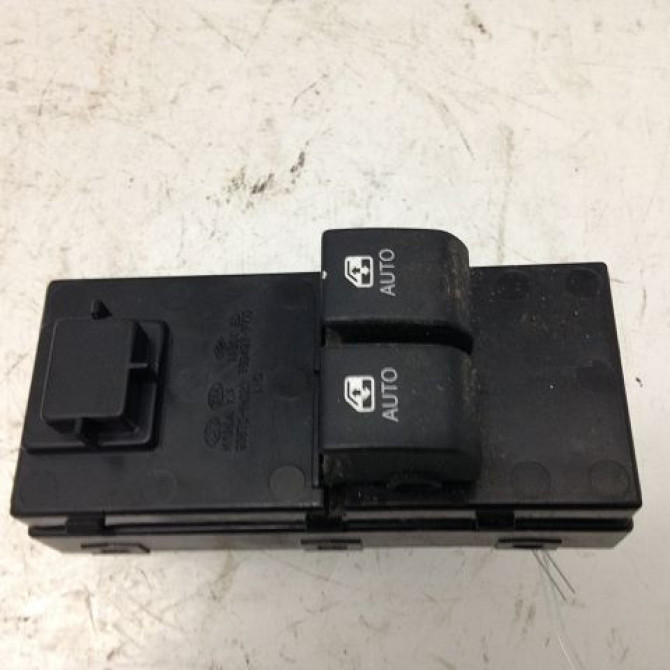 Commande lève-glace porte avant gauche occasion KIA CEE D II Phase 1 09-2012->... 935701H000EQ 1