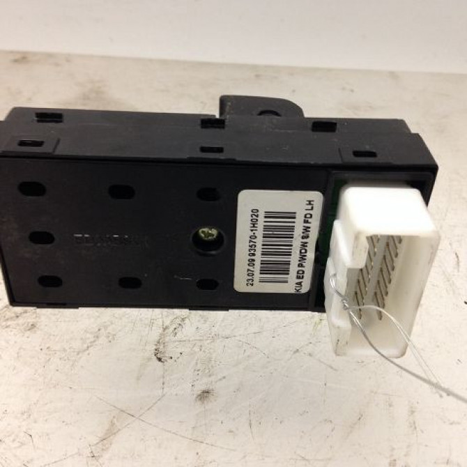 Commande lève-glace porte avant gauche occasion KIA CEE D II Phase 1 09-2012->... 935701H000EQ 2