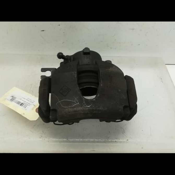 Etrier de frein avant droit occasion RENAULT ESPACE IV Phase 1 09-2002->03-2006 3.0 DCI 7701049763 1