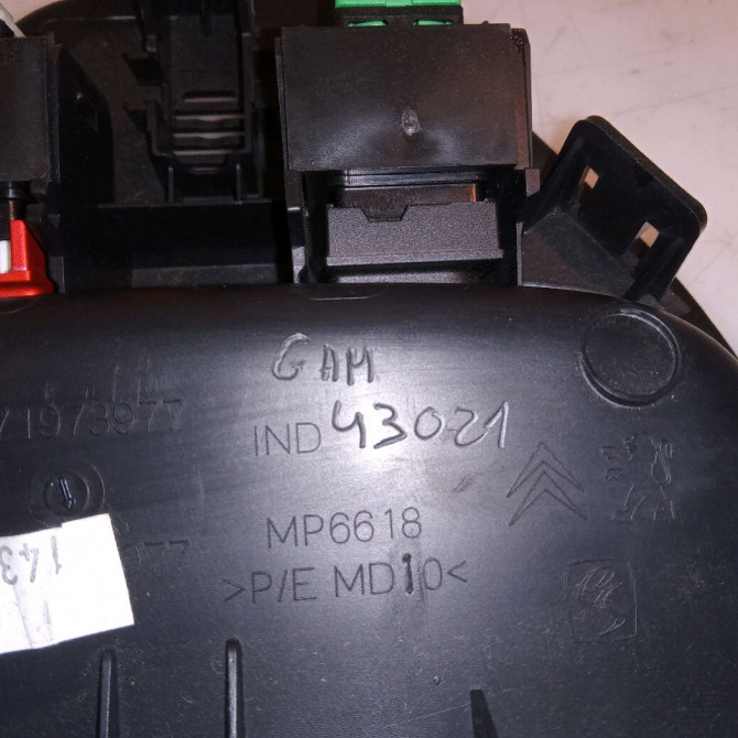 Plafonnier occasion CITROEN DS4 Phase 1 01-2011->03-2016 1.6 e-HDi 110ch 6362AW 3