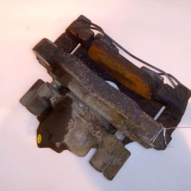 Etrier de frein avant gauche occasion RENAULT SCENIC III 1