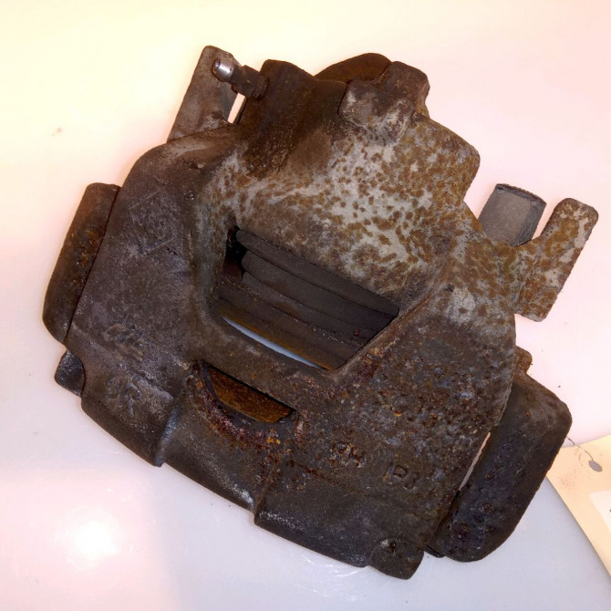 Etrier de frein avant gauche occasion RENAULT SCENIC III 2