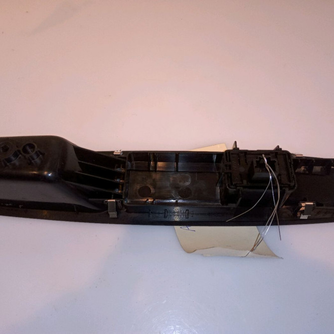 Commande lève-glace porte avant droite occasion RENAULT SCENIC III 2