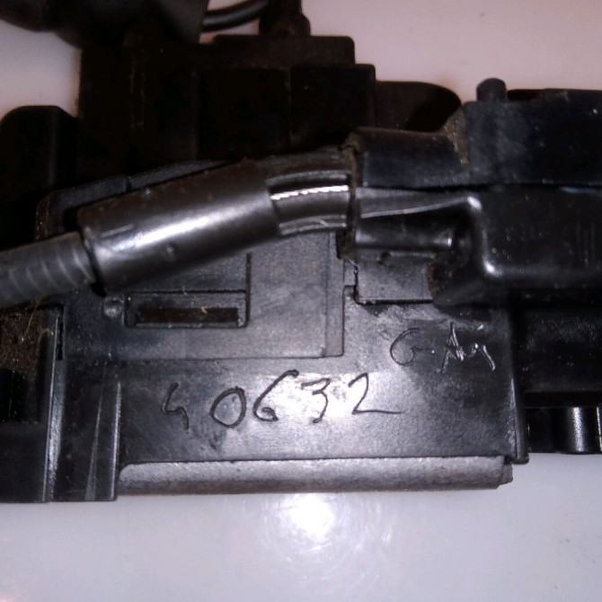 Serrure porte ard occasion RENAULT SCENIC III 3