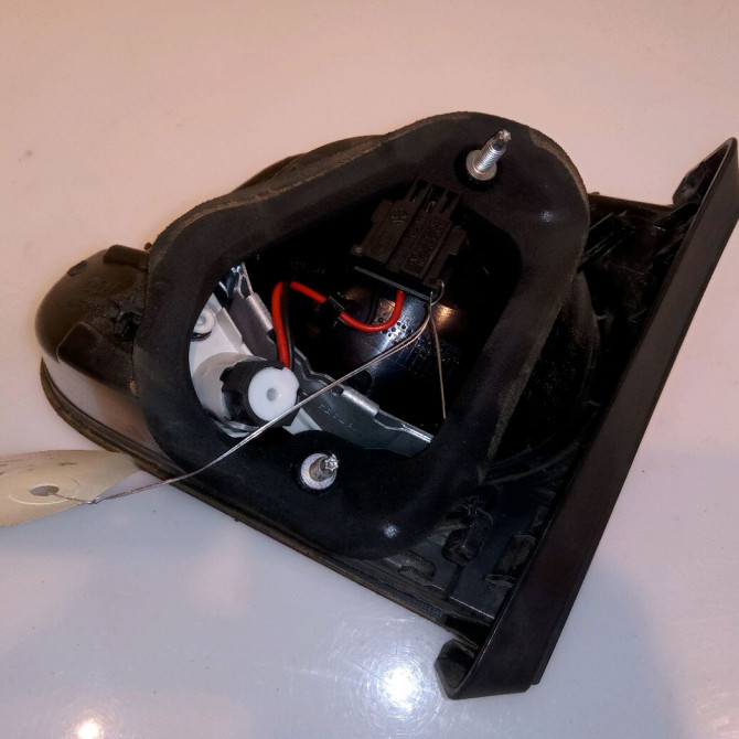 Feu arrière interieur gauche occasion VOLKSWAGEN TIGUAN I Phase 1 11-2007->04-2011 2