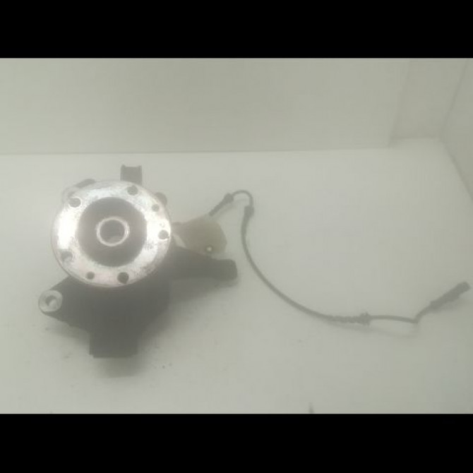 Moyeu avg occasion RENAULT MEGANE III Phase 1 11-2008->01-2012 1.6i 16v 110ch 402108022R 1