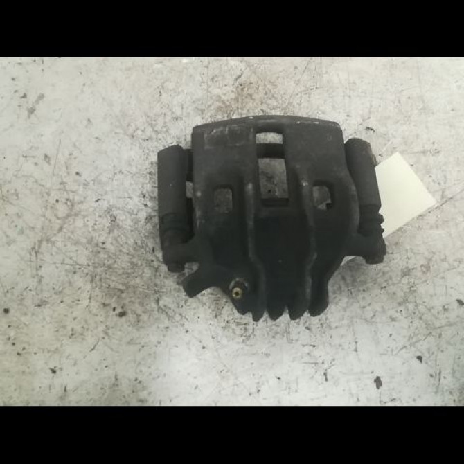 Etrier de frein avant gauche occasion PEUGEOT 406 Phase 2 04-1999->04-2004 1.8i 16v 112ch 4401A0 2