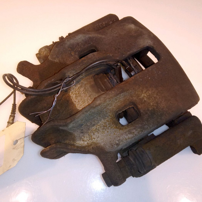 Etrier de frein avant droit occasion PEUGEOT 406 Phase 2 04-1999->04-2004 1.8i 16v 112ch 4401A1 1