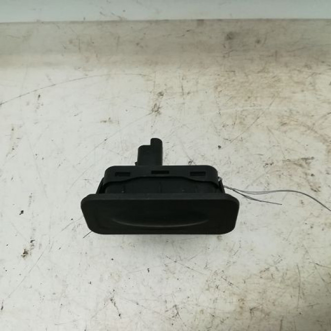 Actionneur serrure hayon occasion RENAULT CAPTUR Phase 1 02-2013->... 1.2i 118 16V 1