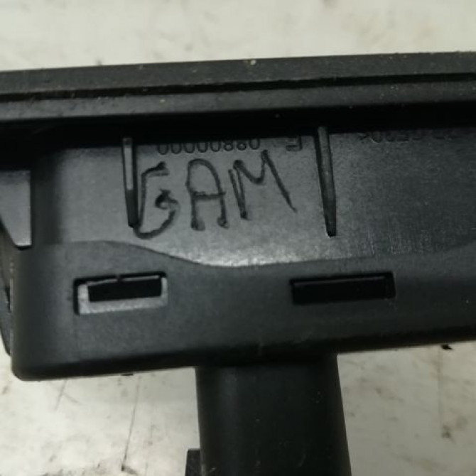 Actionneur serrure hayon occasion RENAULT CAPTUR Phase 1 02-2013->... 1.2i 118 16V 3