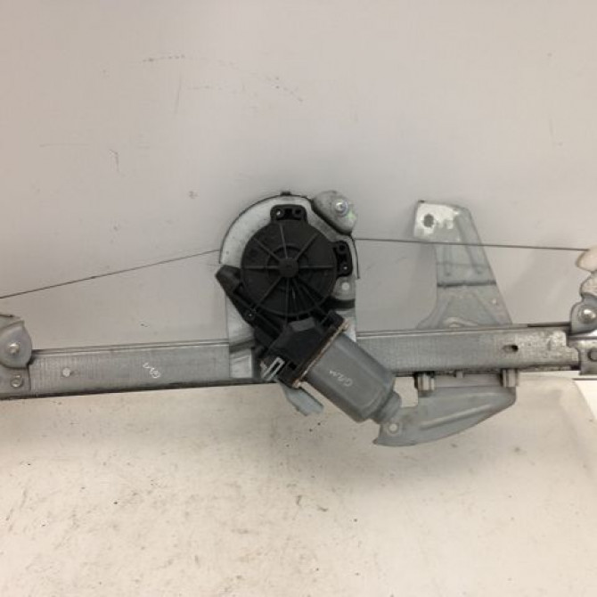 Mecanisme+moteur leve-glace avg occasion PEUGEOT 107 Phase 1 06-2005->12-2008 1.4 HDI 9221T8 1