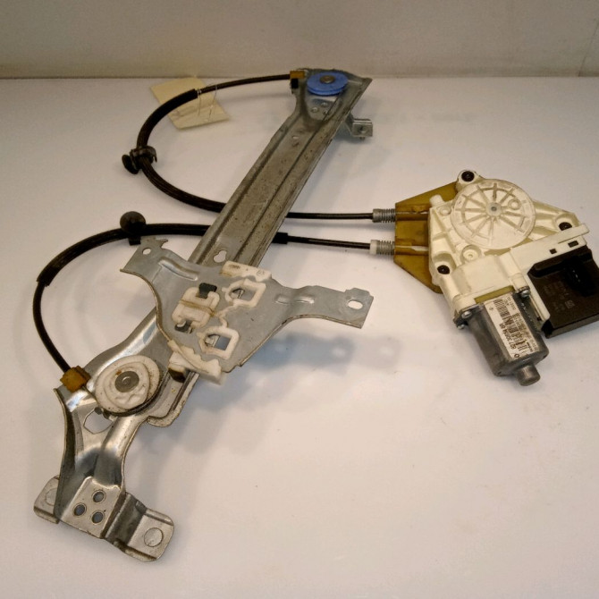 Mecanisme+moteur leve-glace ard occasion RENAULT MEGANE III Phase 2 BREAK 01-2012->06-2014 1.6 DCI 130ch 827200008R 2