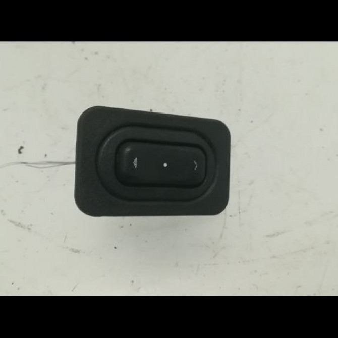 Commande lève-glace porte avant droite occasion OPEL CORSA III Phase 1 10-2000->08-2003 1.7 DI 16v 24411032 1