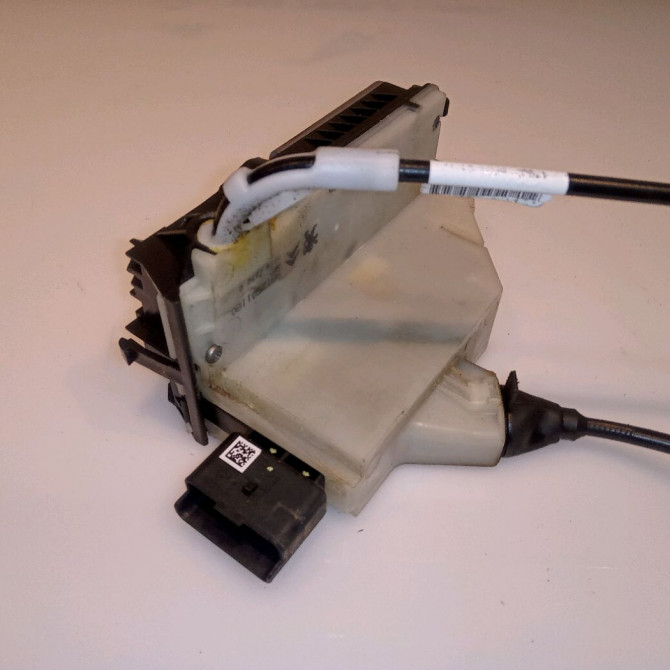 Serrure porte ard occasion PEUGEOT 2008 Phase 1 01-2013->... 1.2i PURETECH 110ch 9812501180 2