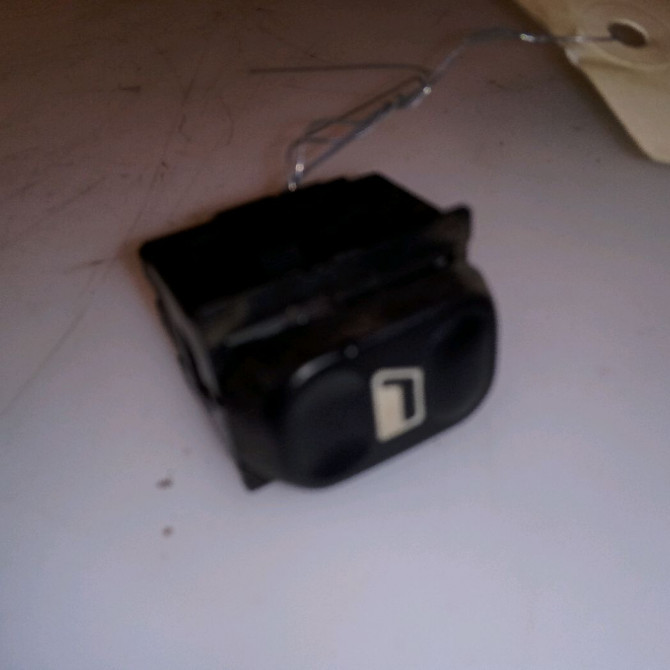 Commande leve-glace porte arrière droite occasion CITROEN XSARA PICASSO Phase 2 02-2004->12-2010 1.6 HDI 110ch 6552Z7 1